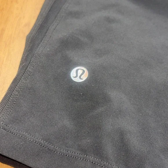 Lululemon Mens THE Short 9 Inch Charcoal Grey Mesh Panel Athletic Gym Shorts M - Picture 16 of 16